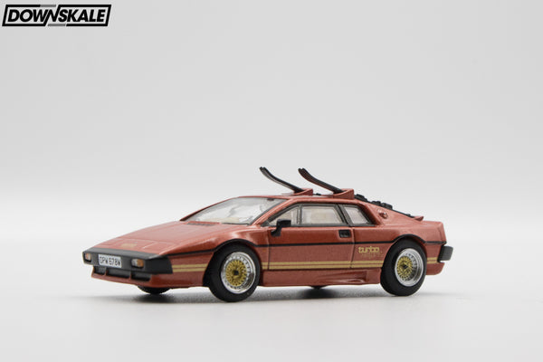 MINI GT Lotus Esprit Turbo James Bond 007 “For Your Eyes Only