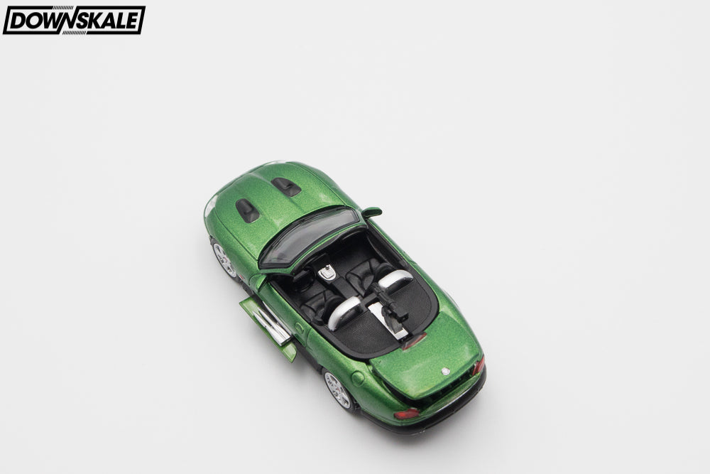 MINI GT Jaguar XKR James Bond “Die Another Day” - English