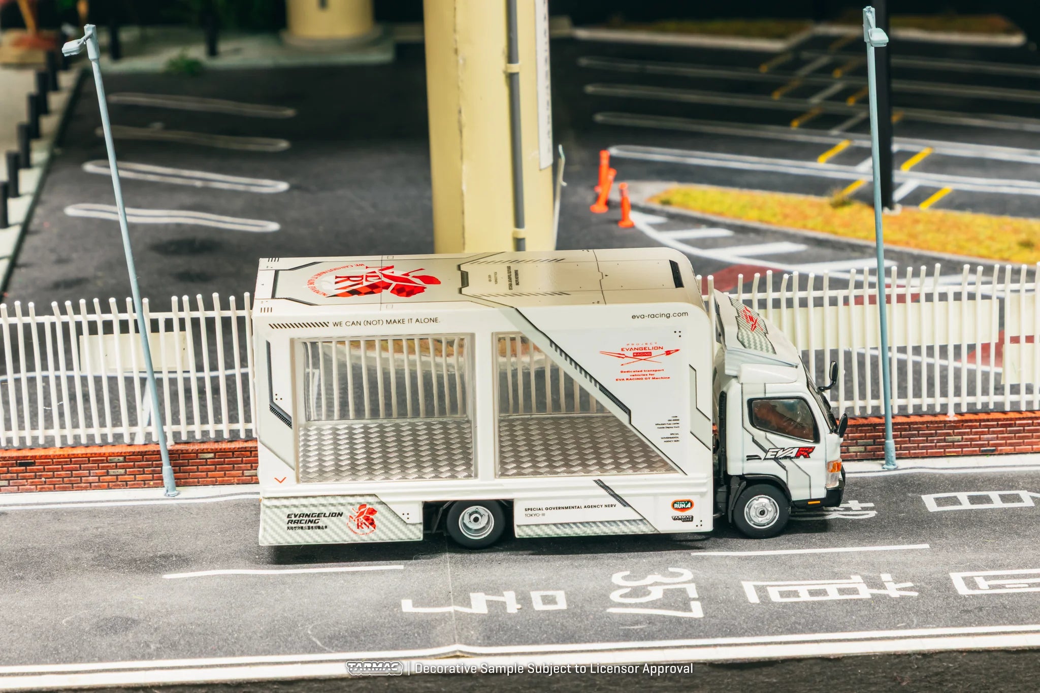 Tarmac Works Mitsubishi Fuso Canter EVA Racing Mobile Display Tarmac Works Mitsubishi Fuso Canter EVA Racing Mobile Display